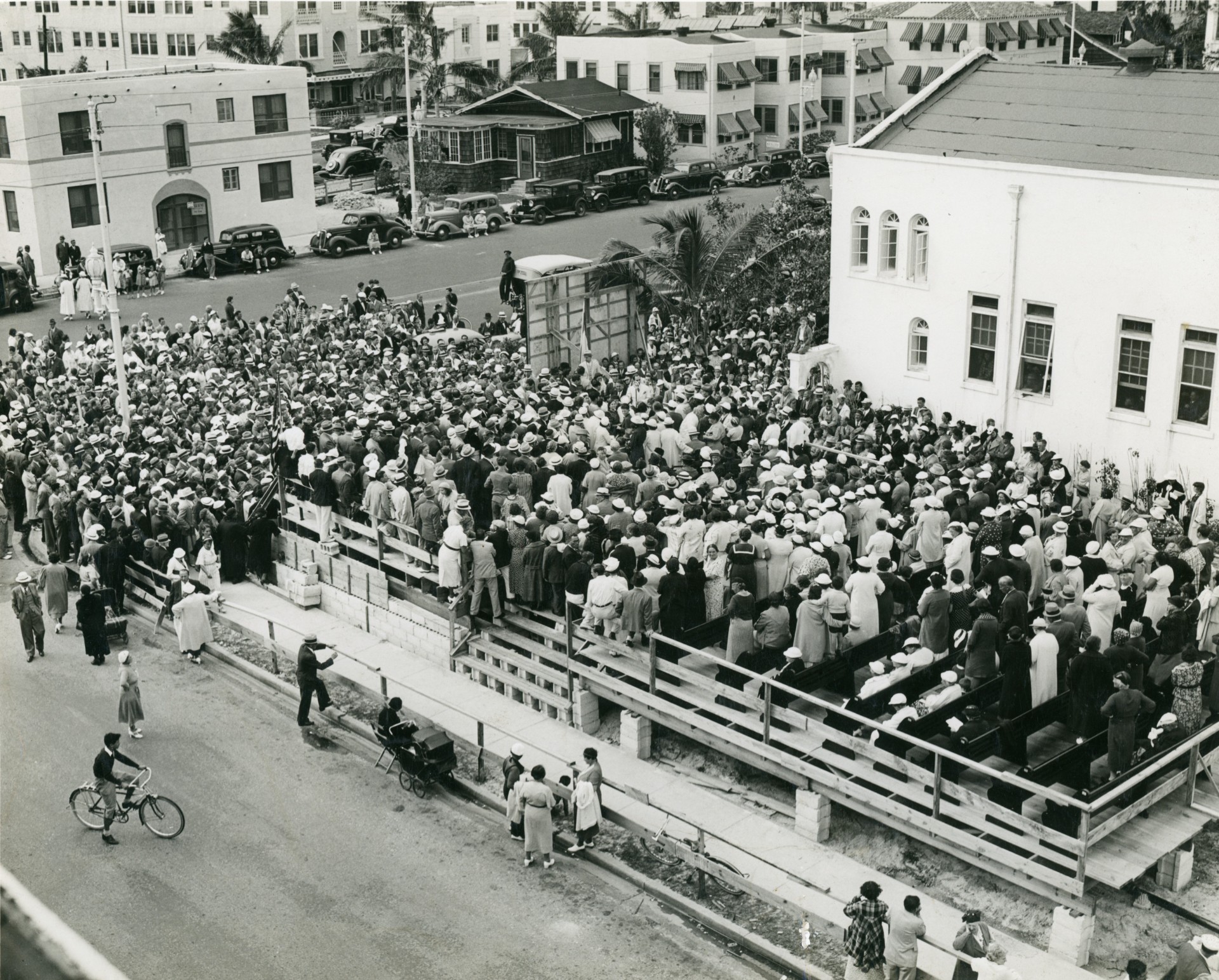 Groundbreaking of the Beth Jacob building at 301 Washington Avenue, 1935
